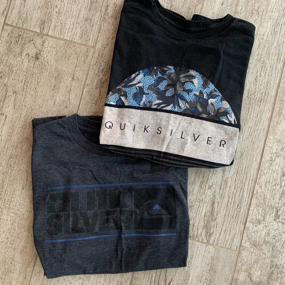 Quiksilver Crewneck T-Shirts Bundle of 2 - Size M